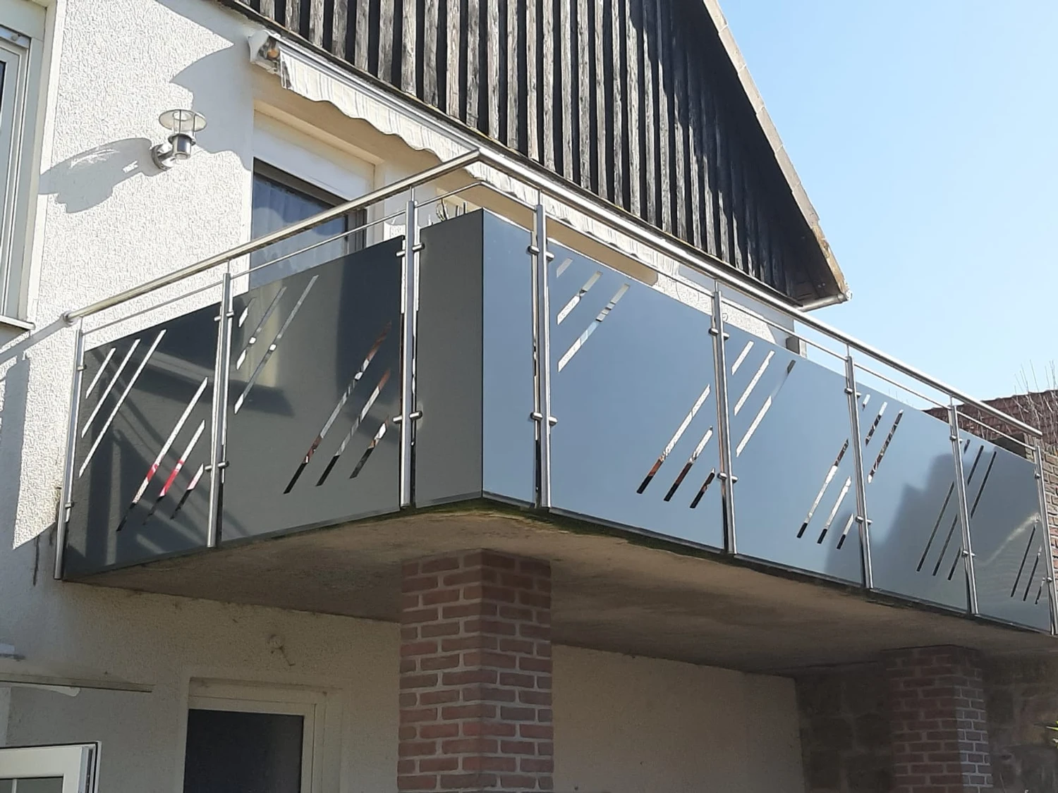  M&N Metallbau - Balkongeländer